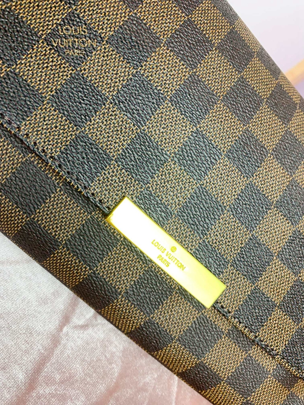 ルイヴィトンバッグ素材ディテール